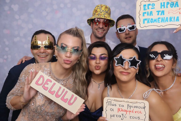 photobooth group photo at wedding booth