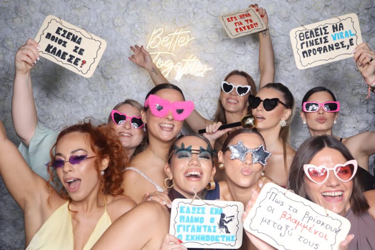 photobooth friends group photo booth