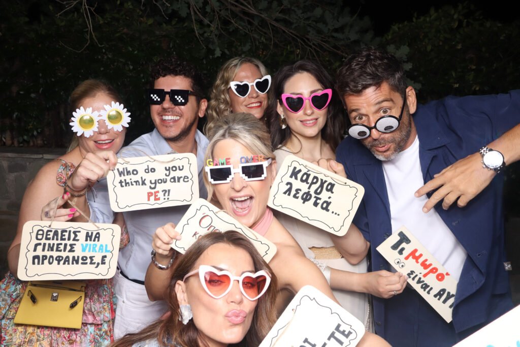 photobooth wedding entertainment guests